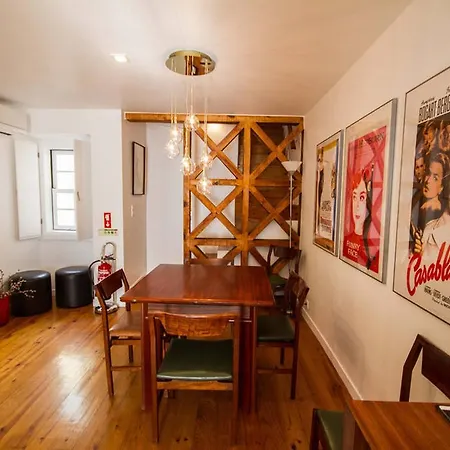 Apartment Vintage Chic With Terrace Garden & Air Con