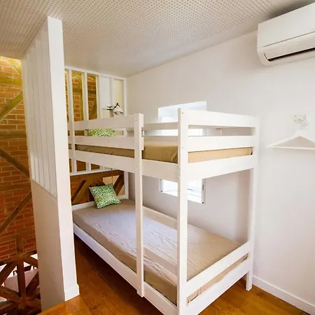 Vintage Chic With Terrace Garden & Air Con Apartment *