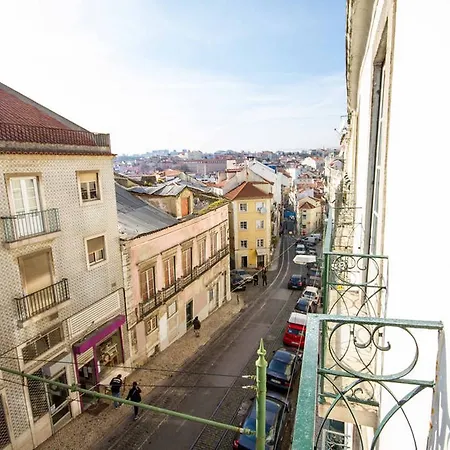 Vintage Chic With Terrace Garden & Air Con Apartment